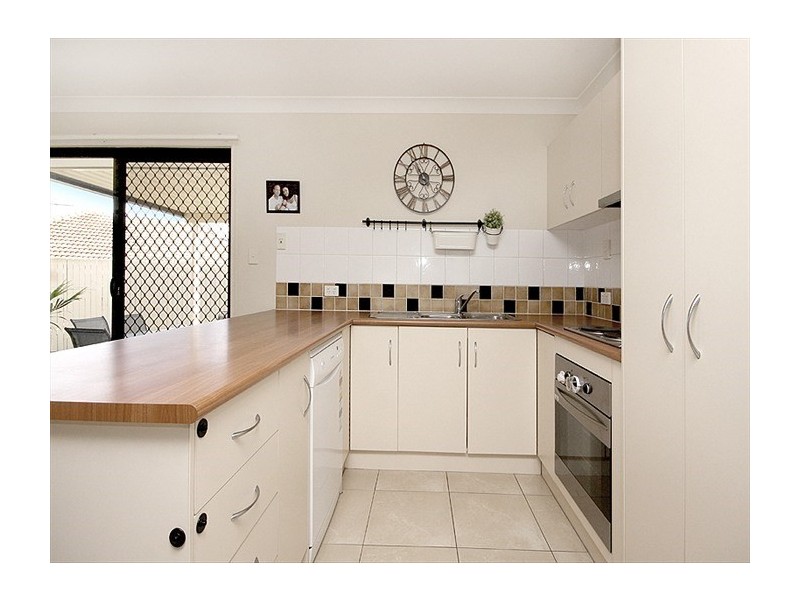 15 Somerwil Crescent, Bellbird Park QLD 4300