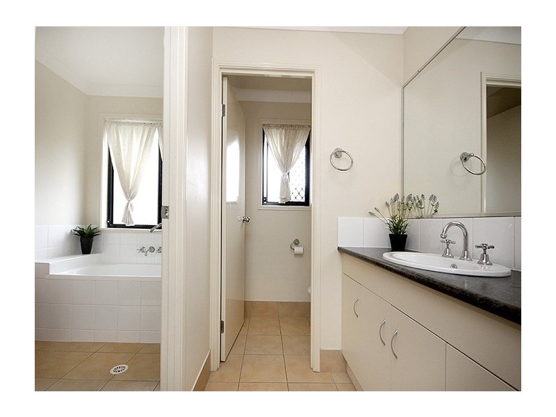 15 Somerwil Crescent, Bellbird Park QLD 4300