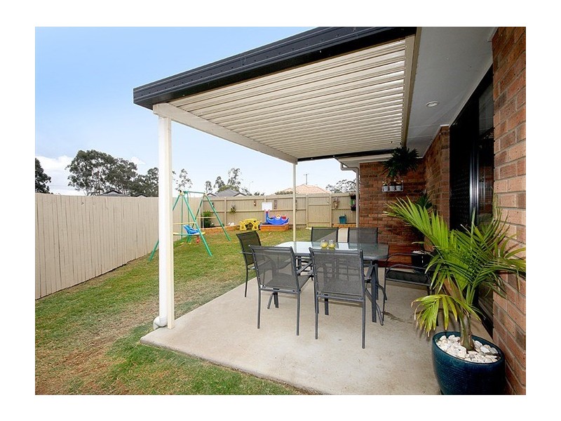 15 Somerwil Crescent, Bellbird Park QLD 4300