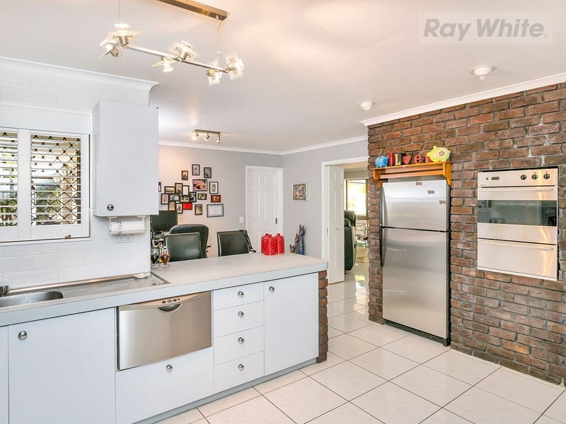 6 Stella Street, Camira QLD 4300