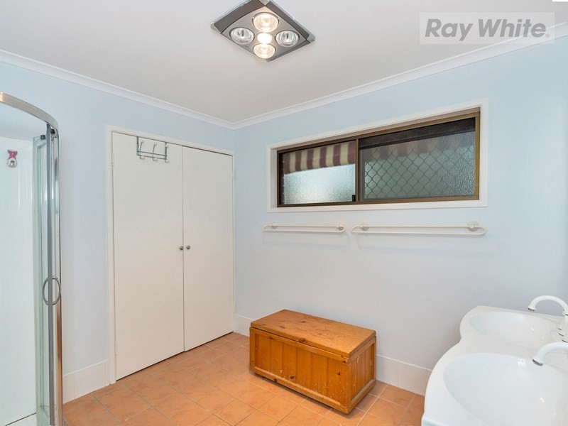 5 Glen Eagle Court, Redbank Plains QLD 4301