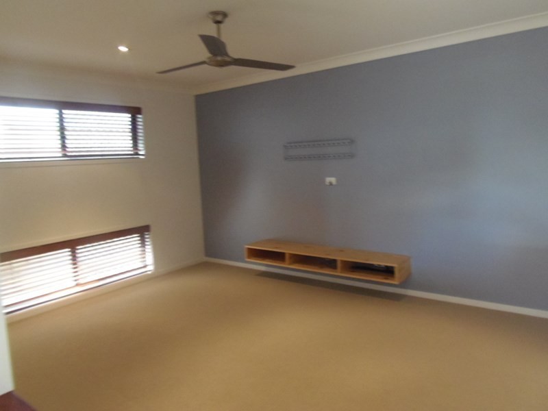 6 Tenzing Place, Springfield Lakes QLD 4300