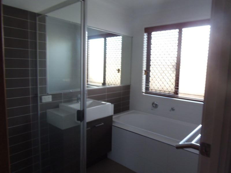 6 Tenzing Place, Springfield Lakes QLD 4300