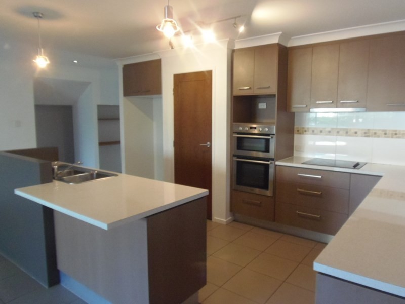 6 Tenzing Place, Springfield Lakes QLD 4300