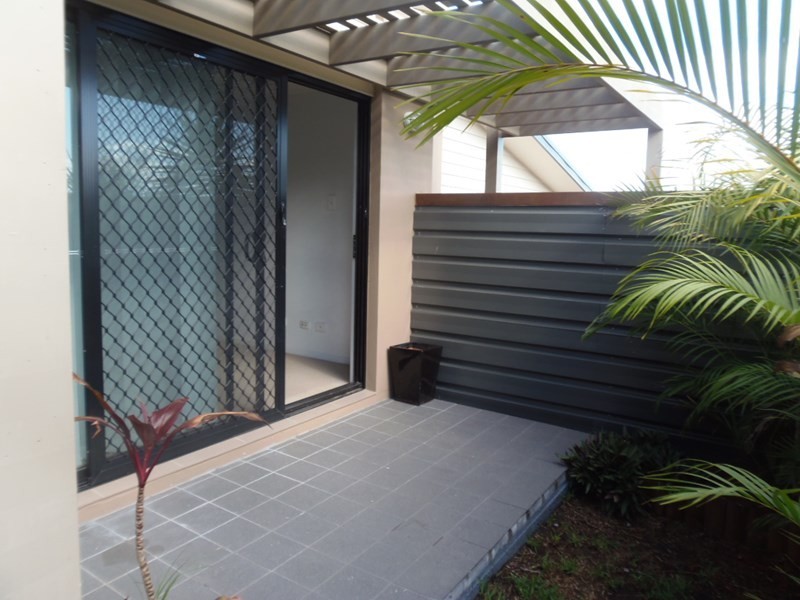 6 Tenzing Place, Springfield Lakes QLD 4300