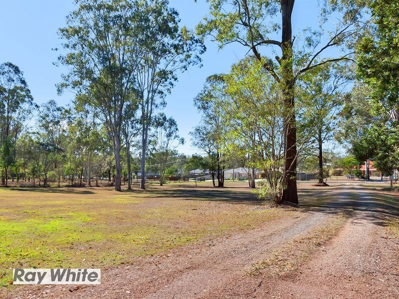 220 Jones Road, Bellbird Park QLD 4300