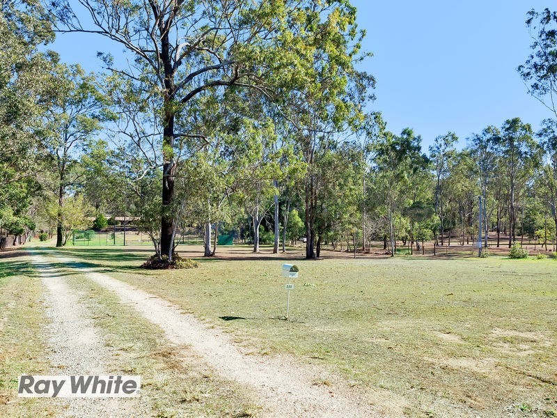 220 Jones Road, Bellbird Park QLD 4300