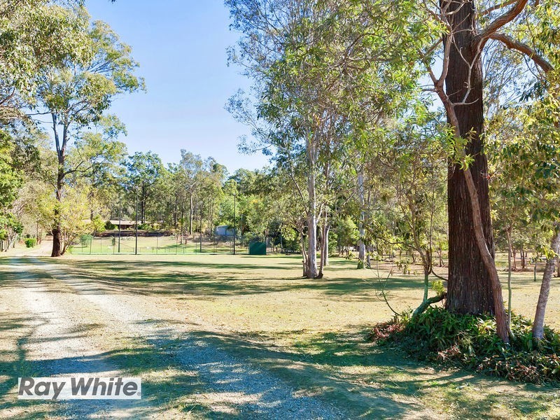 220 Jones Road, Bellbird Park QLD 4300