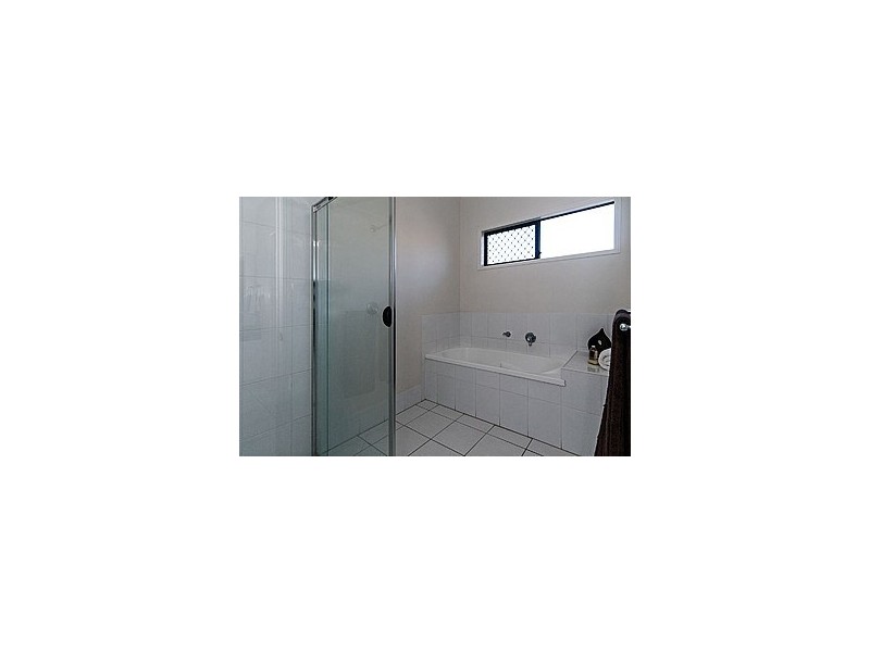 9 Raleigh Place, Redbank Plains QLD 4301