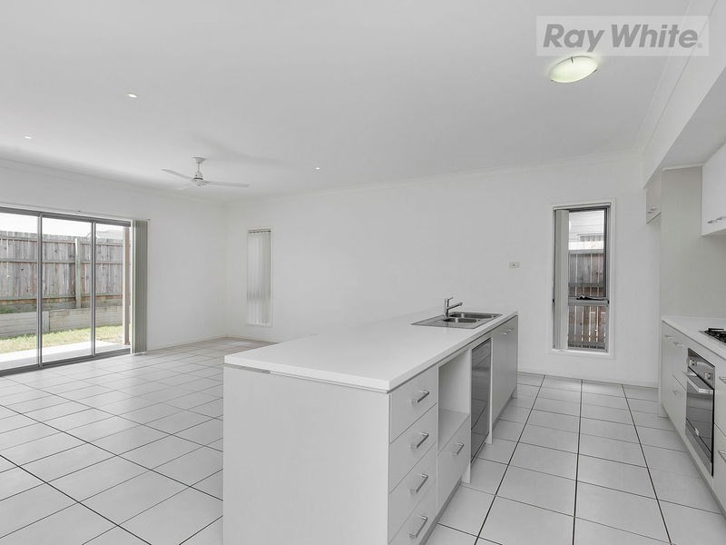 11 Francisca Drive, Augustine Heights QLD 4300