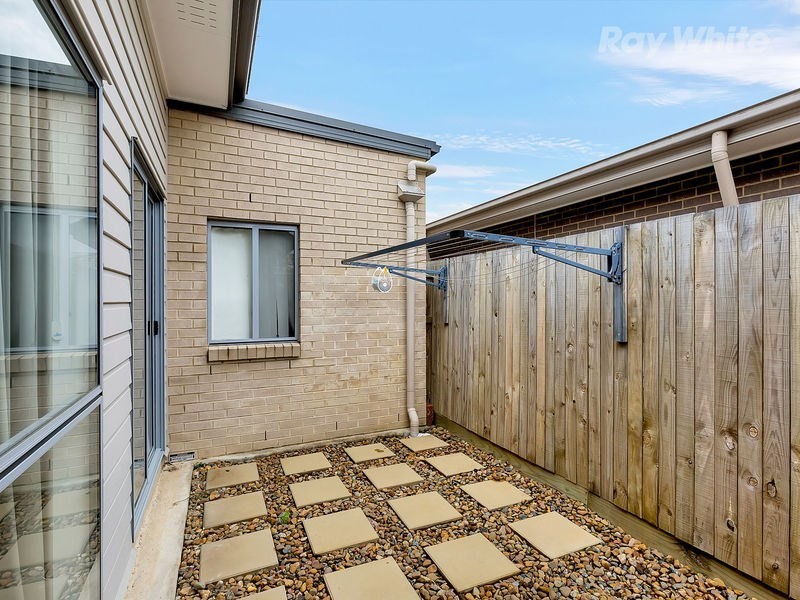 11 Francisca Drive, Augustine Heights QLD 4300