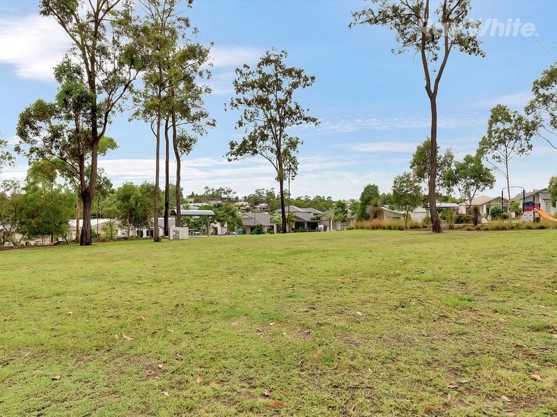 11 Francisca Drive, Augustine Heights QLD 4300