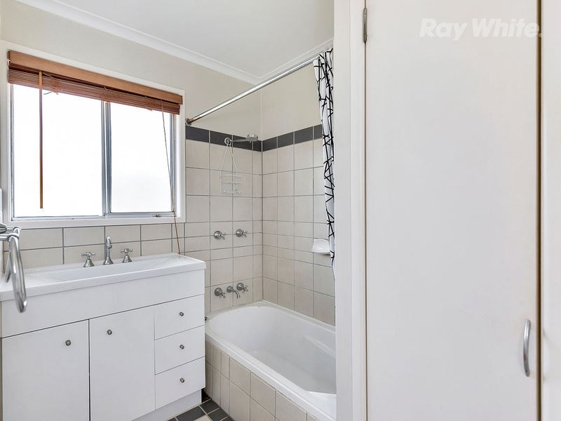 8 Carol Street, Redbank Plains QLD 4301