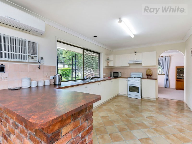 11 Henderson Street, Redbank QLD 4301