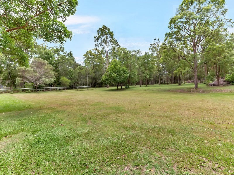 11 Henderson Street, Redbank QLD 4301