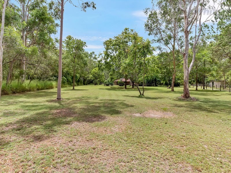 11 Henderson Street, Redbank QLD 4301