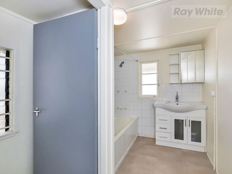 16 Waterford Road, Gailes QLD 4300