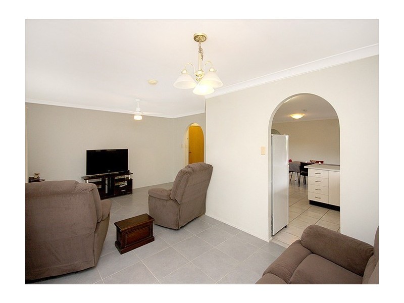 8 Petrie Close, Redbank Plains QLD 4301