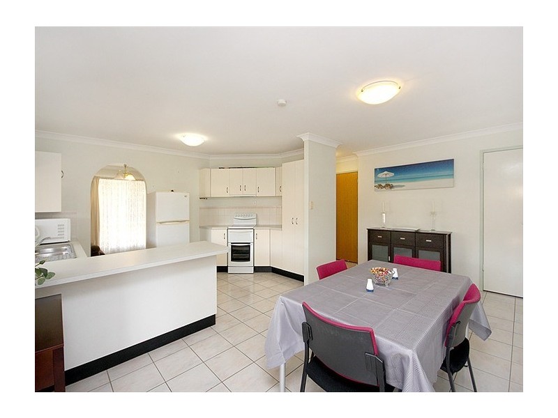 8 Petrie Close, Redbank Plains QLD 4301