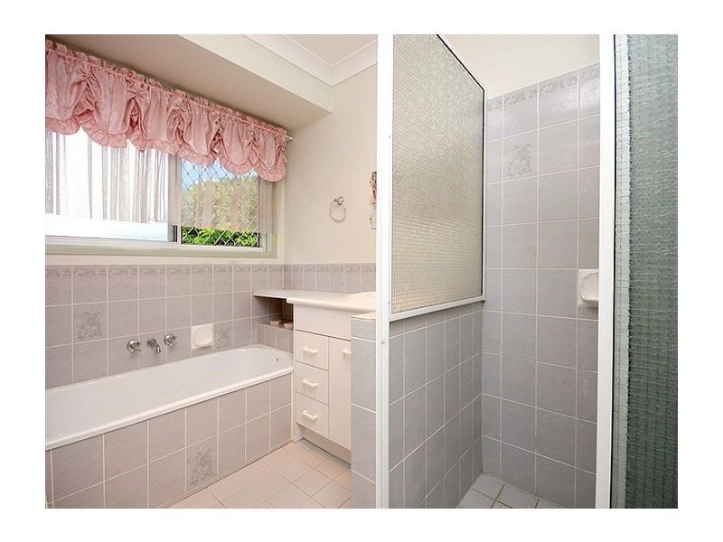 8 Petrie Close, Redbank Plains QLD 4301