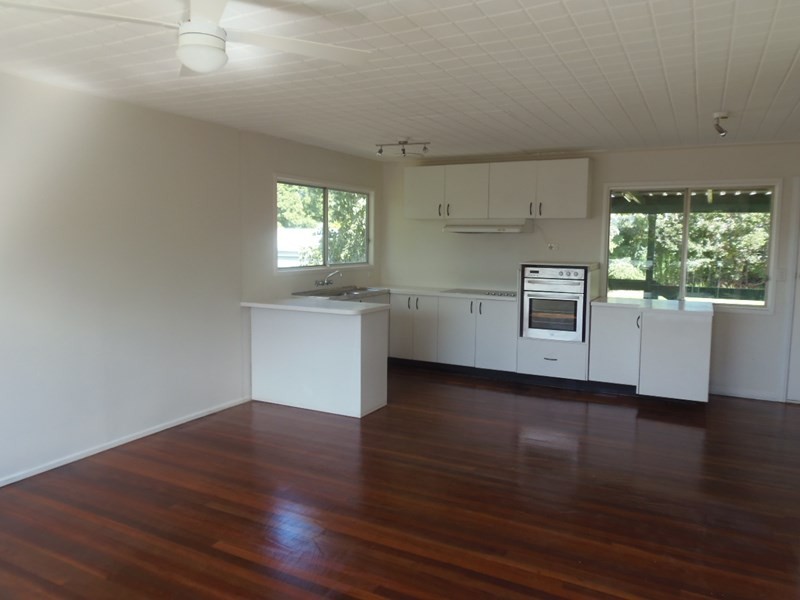 6 Toni Court, Redbank Plains QLD 4301