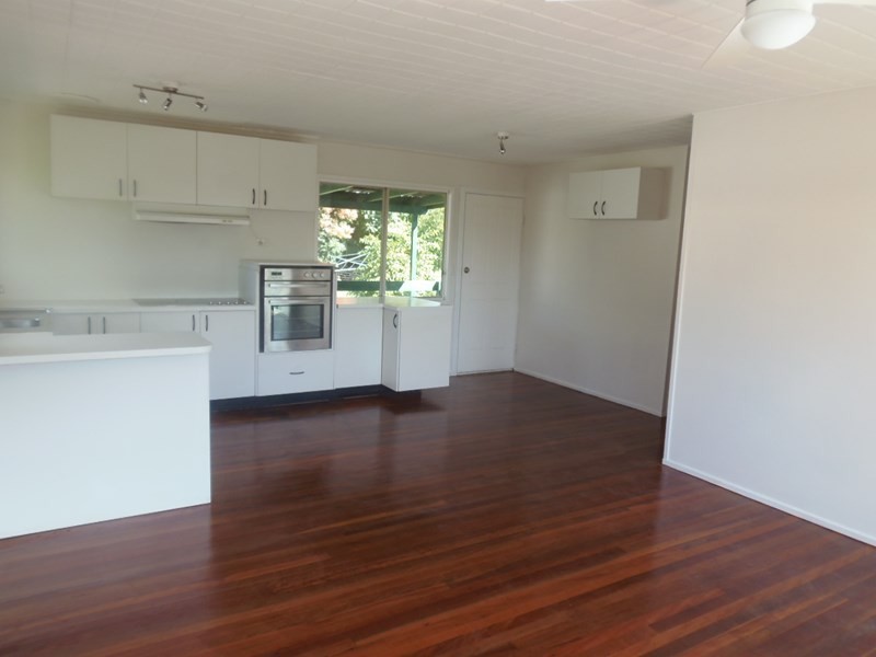 6 Toni Court, Redbank Plains QLD 4301