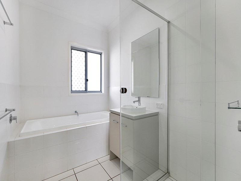 23 Leon Capra Drive, Augustine Heights QLD 4300