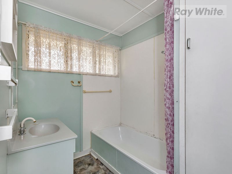 40 Coverack Street, Leichhardt QLD 4305