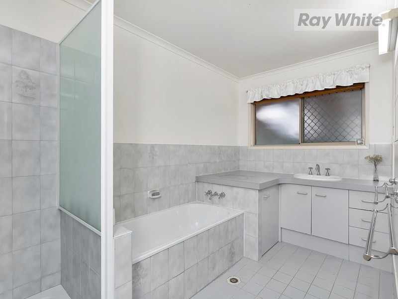 1 Pitman Court, Camira QLD 4300