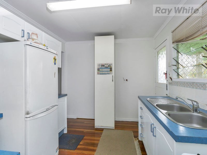 11 Dorricott Crescent, Goodna QLD 4300