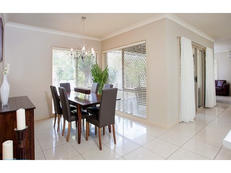 8 Moonbeam Street, Springfield Lakes QLD 4300