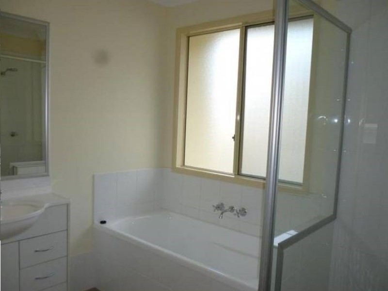 24 Heathwood Place, Collingwood Park QLD 4301