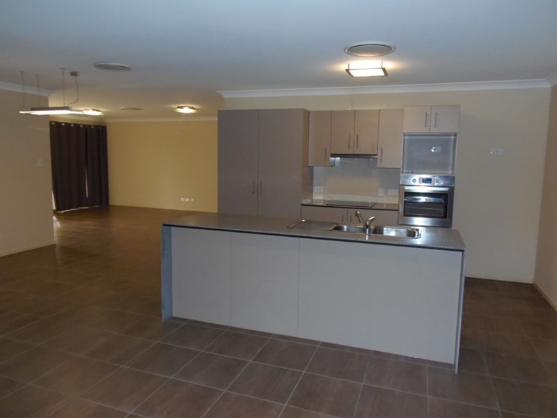 43 Davies Street, Goodna QLD 4300