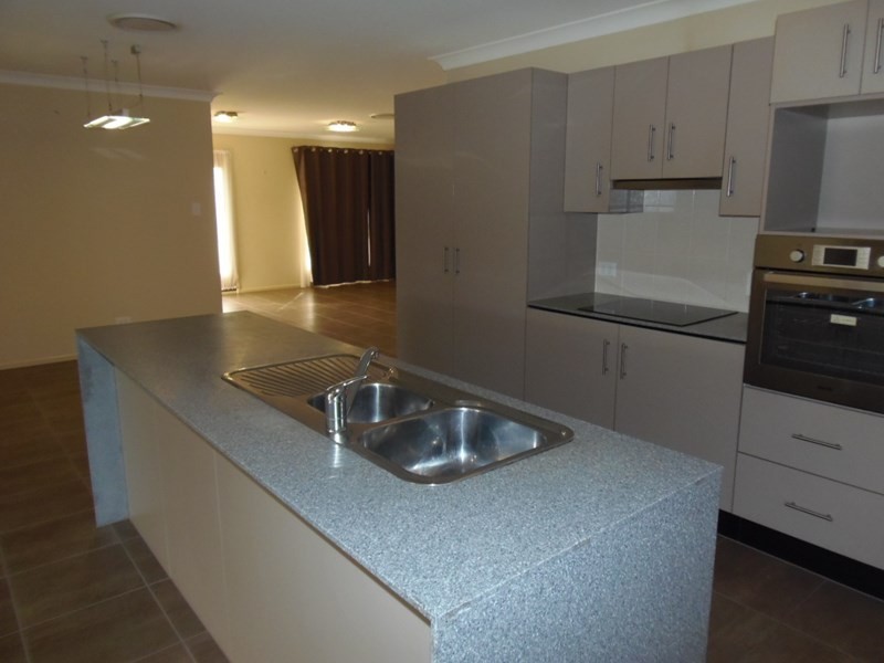 43 Davies Street, Goodna QLD 4300