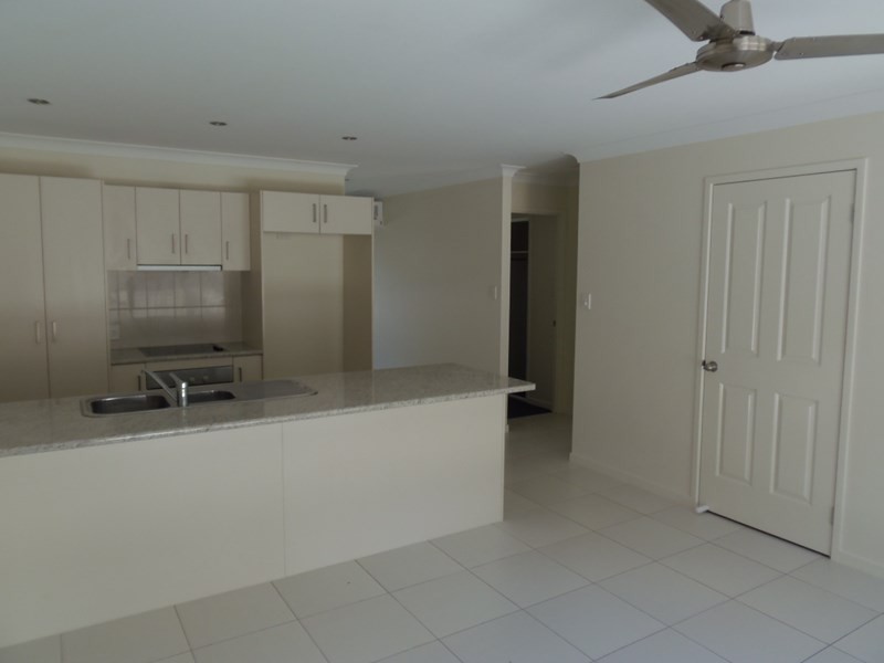 2/21a Willow Road, Redbank Plains QLD 4301