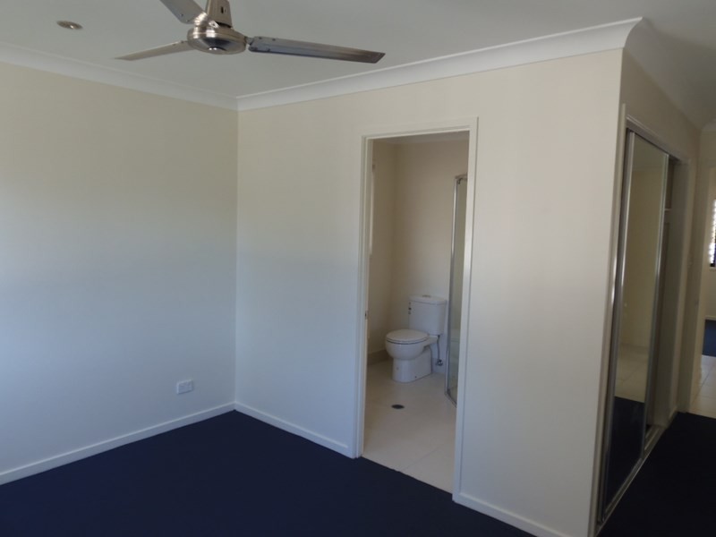 2/21a Willow Road, Redbank Plains QLD 4301