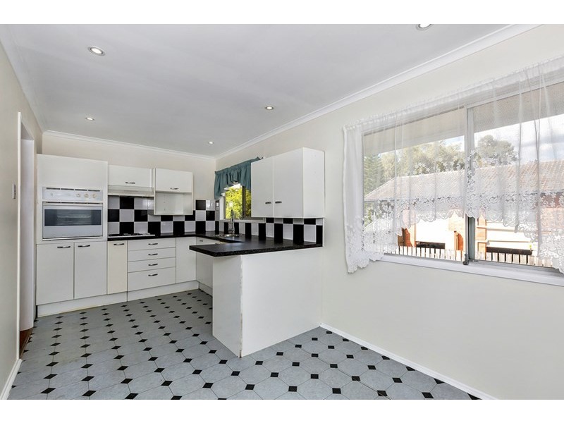 14 Sean Street, Riverview QLD 4303