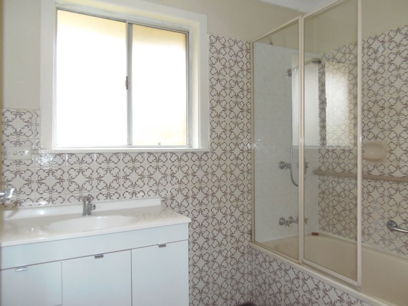 6 Barry Drive, Redbank Plains QLD 4301