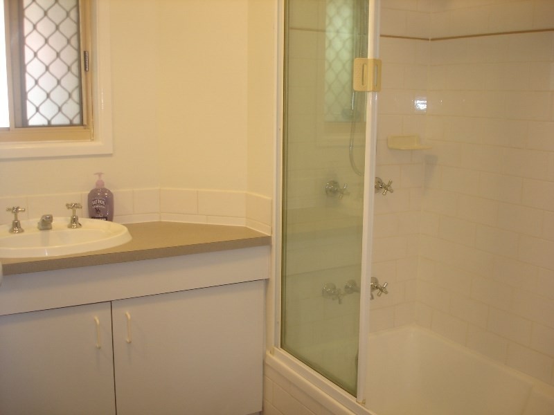 4/20 Henty Drive, Redbank Plains QLD 4301