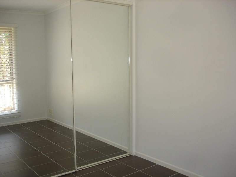 4/20 Henty Drive, Redbank Plains QLD 4301