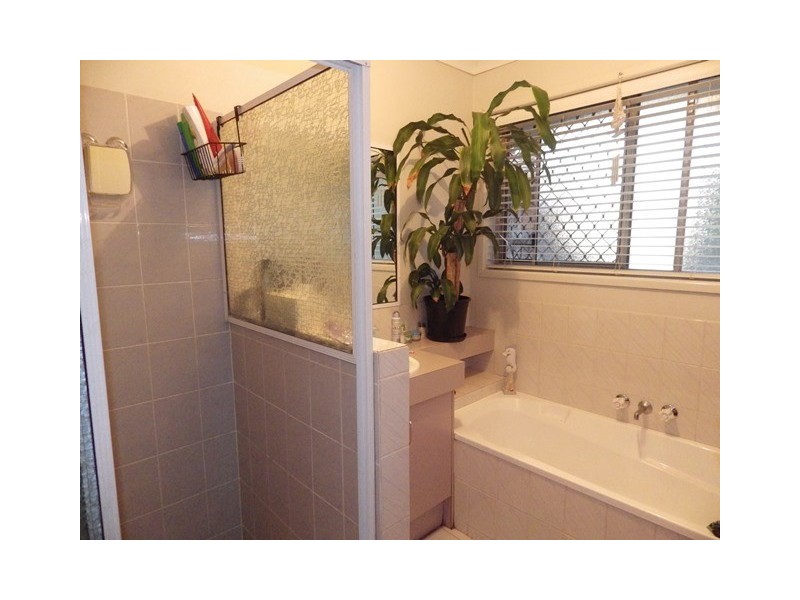 1/5 Donegal Court, Raceview QLD 4305