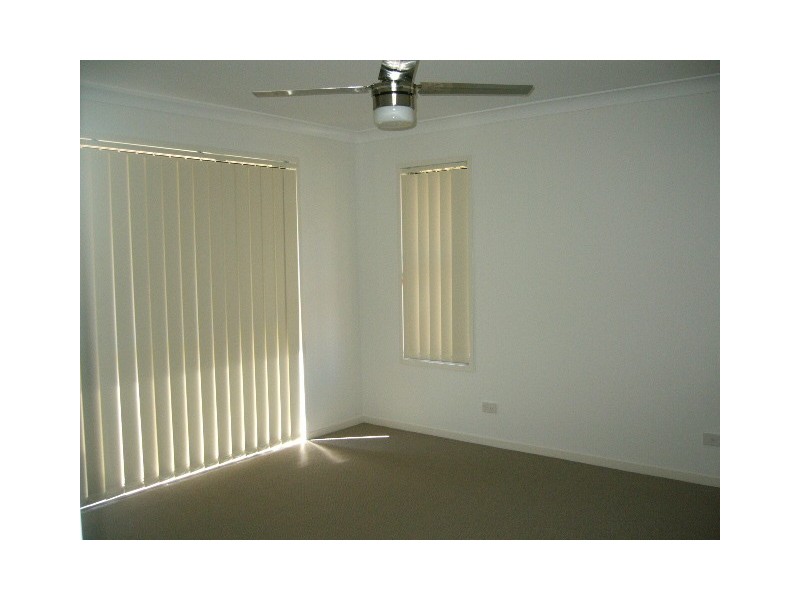 16 Den Otter Drive, Bellbird Park QLD 4300