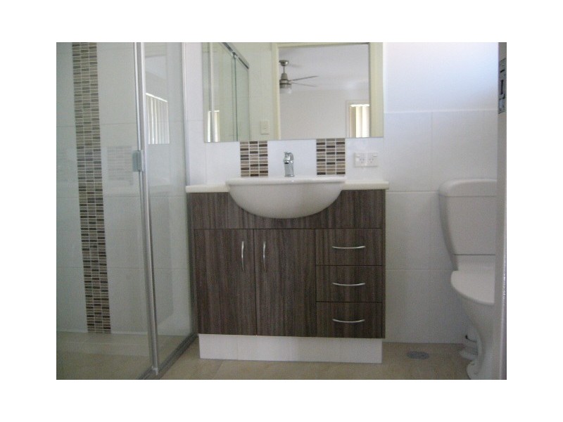 16 Den Otter Drive, Bellbird Park QLD 4300