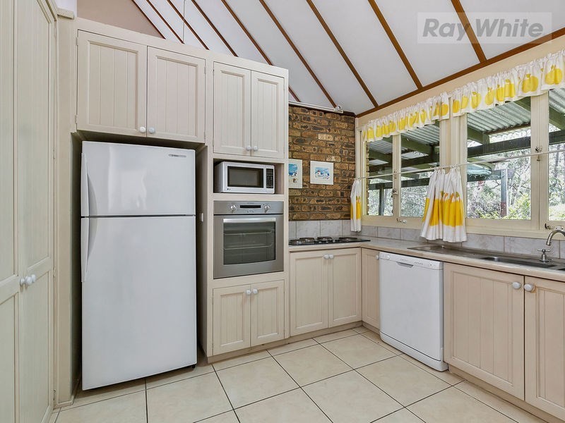 7 Woodlands Avenue, Camira QLD 4300