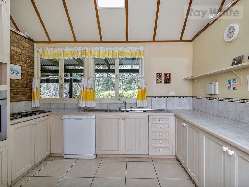 7 Woodlands Avenue, Camira QLD 4300