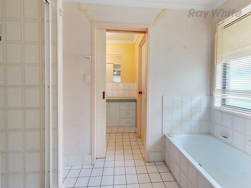 111 Cameron, Redbank Plains QLD 4301