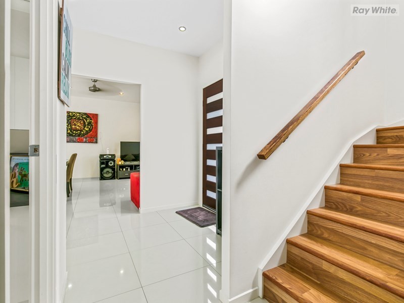 4 Willow Rd West, Redbank Plains QLD 4301