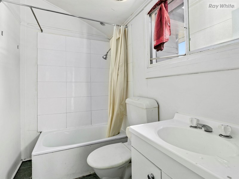 10 North Street, North Ipswich QLD 4305