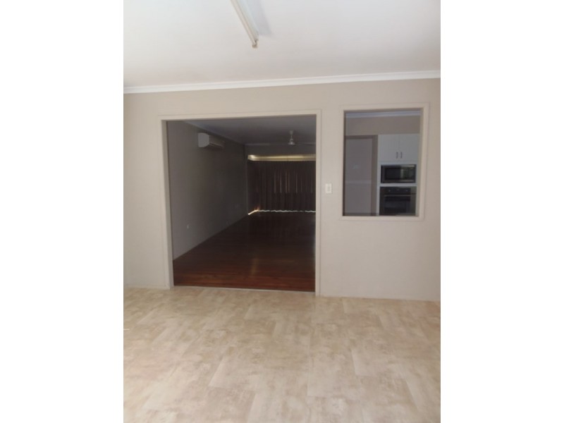 37 Caroline Street, Riverview QLD 4303