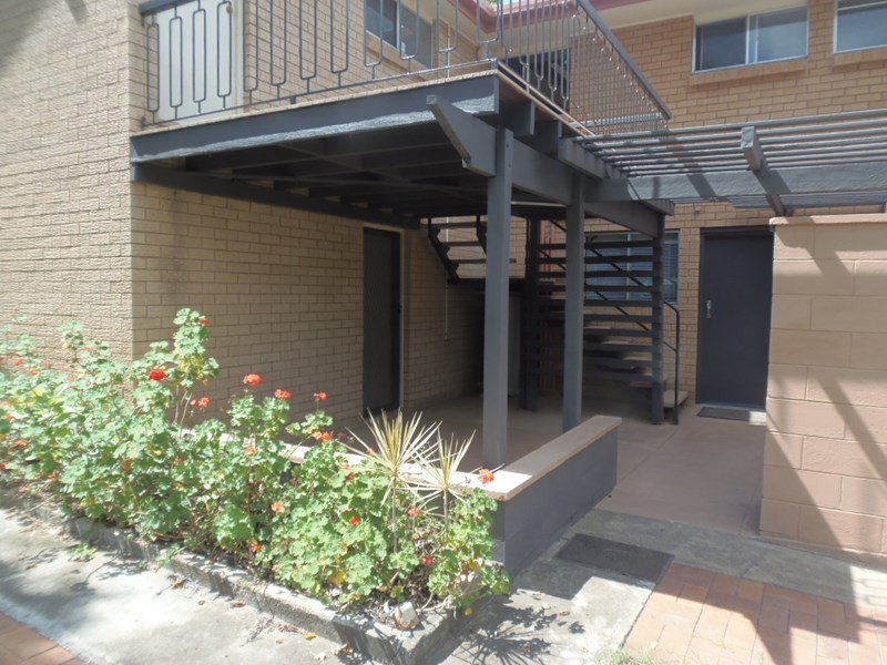 37 Caroline Street, Riverview QLD 4303